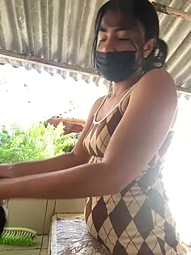 Kyra  Rose online show from January 11, 7:30 pm