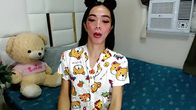 Snapshot of diamondnaked_ chatting on October 13, 7:36 pm diamondnaked online show from October 13, 7:36 pm