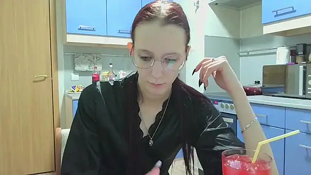 Lucy Divine online show from December 17, 10:49 pm