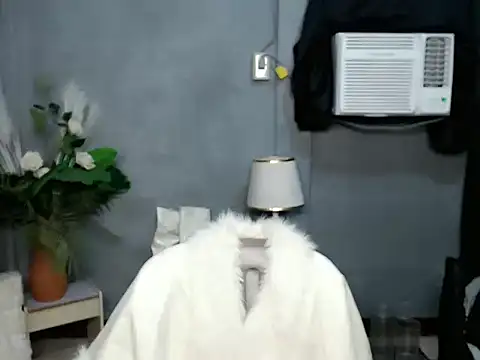 Snapshot of scarlet_enchantress chatting on September 18, 5:04 pm scarlet enchantress online show from September 18, 5:04 pm