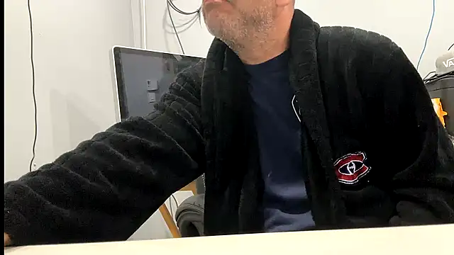 frankyjones8989 online show from December 5, 3:30 pm