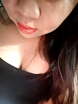 Snapshot of Julyy08 chatting on October 20, 9:43 am Julyy08 online show from October 20, 9:43 am