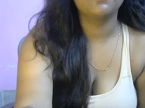 Queenxxx98 online show from May 24, 7:41 pm