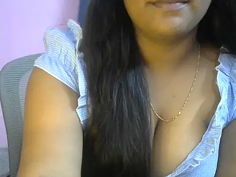 Queenxxx98 online show from May 31, 5:53 pm
