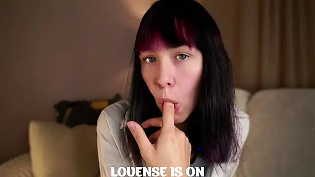 BritniBers online show from October 3, 10:45 am