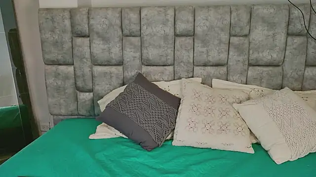 DaniniAnderson online show from April 11, 6:29 am