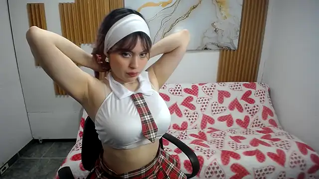 Snapshot of issa_voss chatting on September 15, 2:17 pm issa voss online show from September 15, 2:17 pm