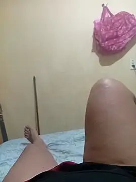 Snapshot of Ravena2290 chatting on December 3, 5:37 am Ravena2290 online show from December 3, 5:37 am