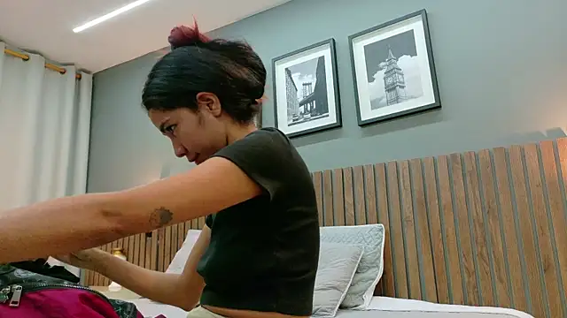 luna roja25 online show from November 20, 1:44 pm