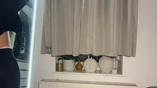 KayleeBella online show from November 3, 7:59 pm