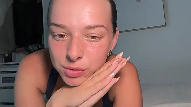 KayleeBella online show from May 27, 8:17 pm