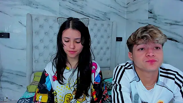 Ari and Storm online show from November 20, 1:11 pm