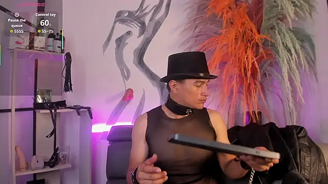 LiamDeep online show from October 31, 8:43 pm