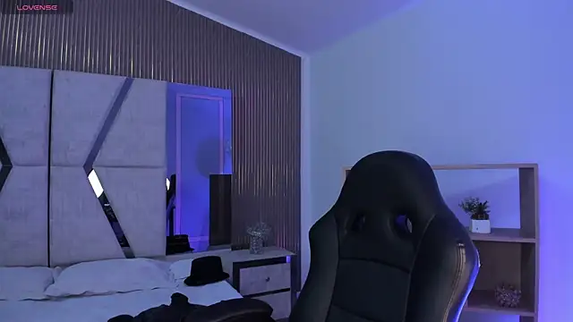 LiamDeep online show from February 25, 8:18 pm