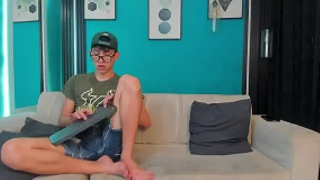 Marcus and Tony online show from March 21, 3:44 am