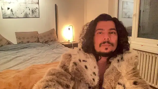 Snapshot of daddyvibes chatting on March 11, 12:27 am daddyvibes online show from March 11, 12:27 am