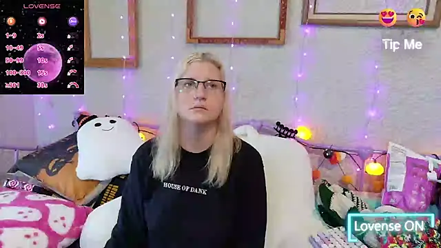 samanthamalichite online show from October 20, 1:44 pm