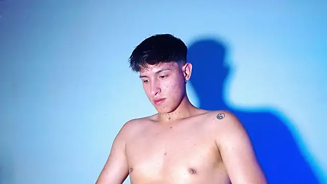 rowanbigboy23 online show from February 8, 12:58 am