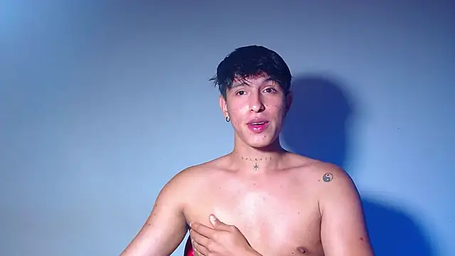 rowanbigboy23 online show from April 16, 7:31 am