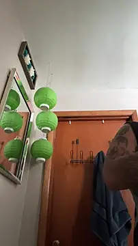 Snapshot of Lunablu13 chatting on December 5, 5:42 pm Lunablu13 online show from December 5, 5:42 pm