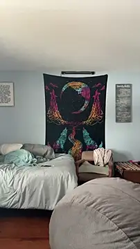 Snapshot of Lunablu13 chatting on December 15, 4:44 pm Lunablu13 online show from December 15, 4:44 pm