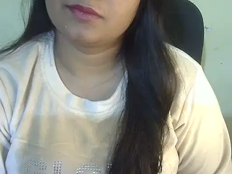 Aanya Hazel online show from December 19, 8:05 pm