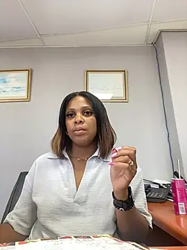 031bubbles online show from February 6, 10:40 am