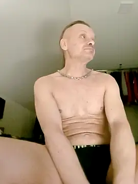 Snapshot of Kuba_Gd chatting on February 10, 4:33 pm Kuba Gd online show from February 10, 4:33 pm