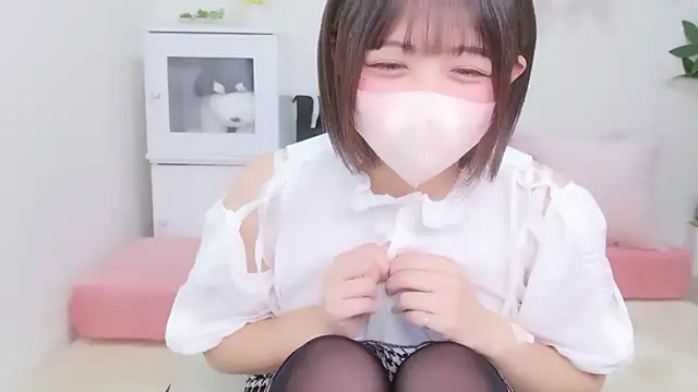 Snapshot of Hinata_Sun chatting on October 6, 1:41 pm Hinata Sun online show from October 6, 1:41 pm
