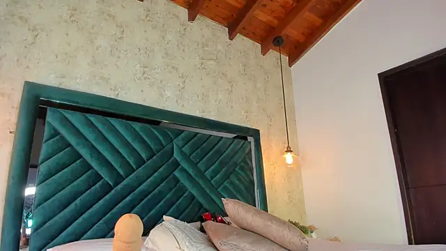 Sofi Moreno online show from December 3, 11:52 am