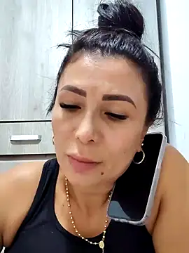 mia mancinii online show from April 24, 5:15 pm