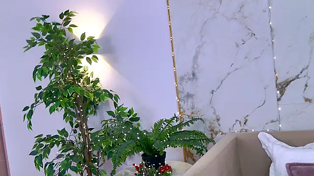 AmadaReine online show from January 9, 4:10 pm