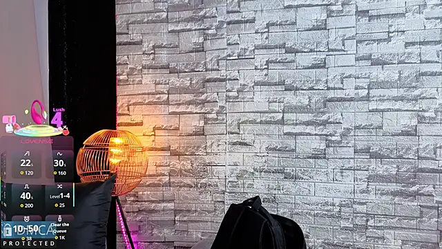 Kiara Zahiri   online show from December 17, 10:54 am