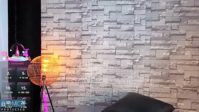 Kiara Zahiri   online show from December 20, 11:17 am