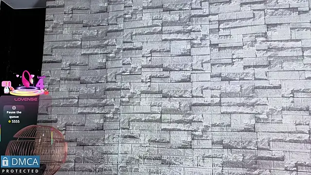 Kiara Zahiri   online show from December 22, 10:56 am