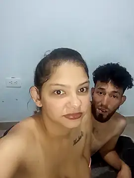 Snapshot of LunaAndOrion chatting on November 3, 4:03 am LunaAndOrion online show from November 3, 4:03 am