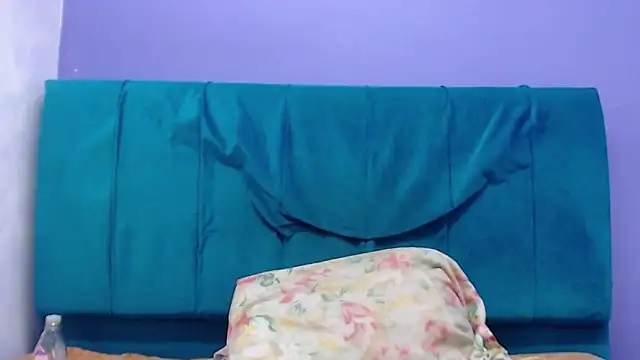 Snapshot of andrealopezcm101 chatting on February 22, 12:47 pm andrealopezcm101 online show from February 22, 12:47 pm