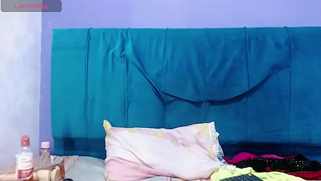 andrealopezcm101 online show from April 9, 2:22 am