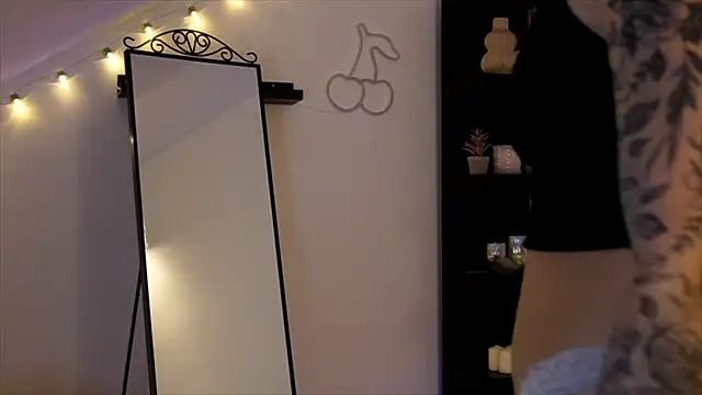 Naomii20   online show from October 31, 2:18 pm