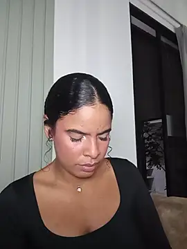 Snapshot of SheyLopez chatting on July 17, 1:23 am SheyLopez online show from July 17, 1:23 am