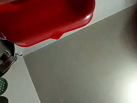 Snapshot of Maniakone chatting on October 18, 12:28 pm Maniakone online show from October 18, 12:28 pm