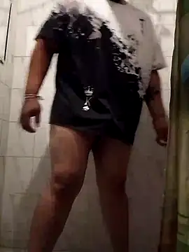 Snapshot of Maniakone chatting on October 24, 1:24 am Maniakone online show from October 24, 1:24 am