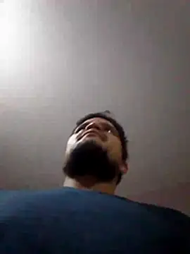 Snapshot of Maniakone chatting on November 9, 4:33 am Maniakone online show from November 9, 4:33 am