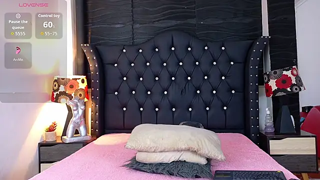 Snapshot of Keysha_Queen_ chatting on October 1, 12:11 pm Keysha Queen  online show from October 1, 12:11 pm