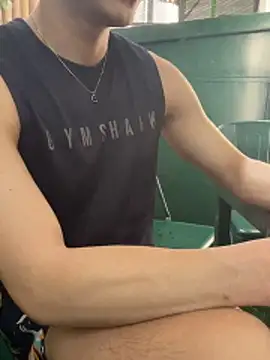 Snapshot of anhkiet_huang chatting on March 22, 1:31 am anhkiet huang online show from March 22, 1:31 am