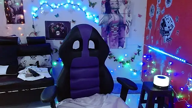 Snapshot of carol_20 chatting on December 14, 8:02 am carol 20 online show from December 14, 8:02 am