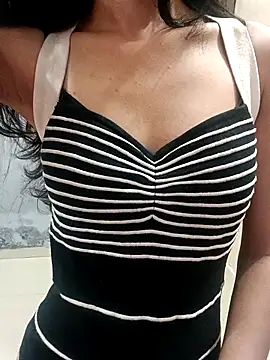 Daizy Shah online show from September 20, 2:51 pm