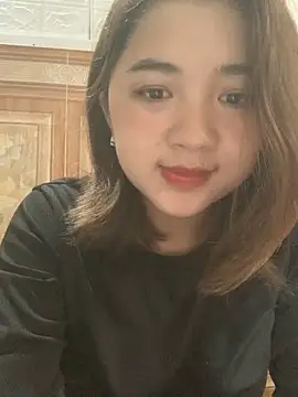 Snapshot of Lonnina chatting on October 9, 1:36 am Lonnina online show from October 9, 1:36 am