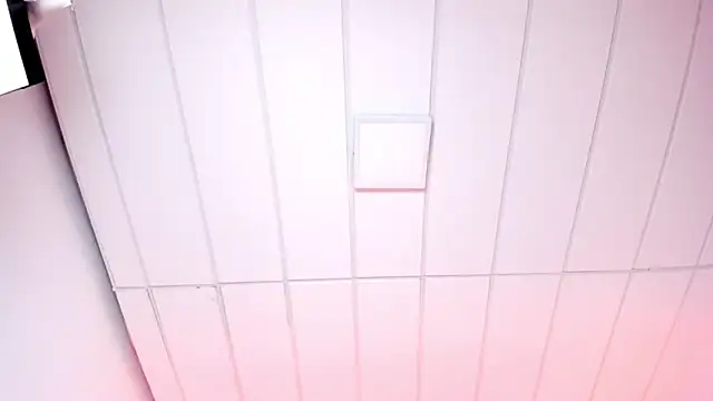 IvyBennet  online show from April 4, 7:55 pm