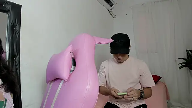 Laura and Kevin online show from January 13, 7:52 pm